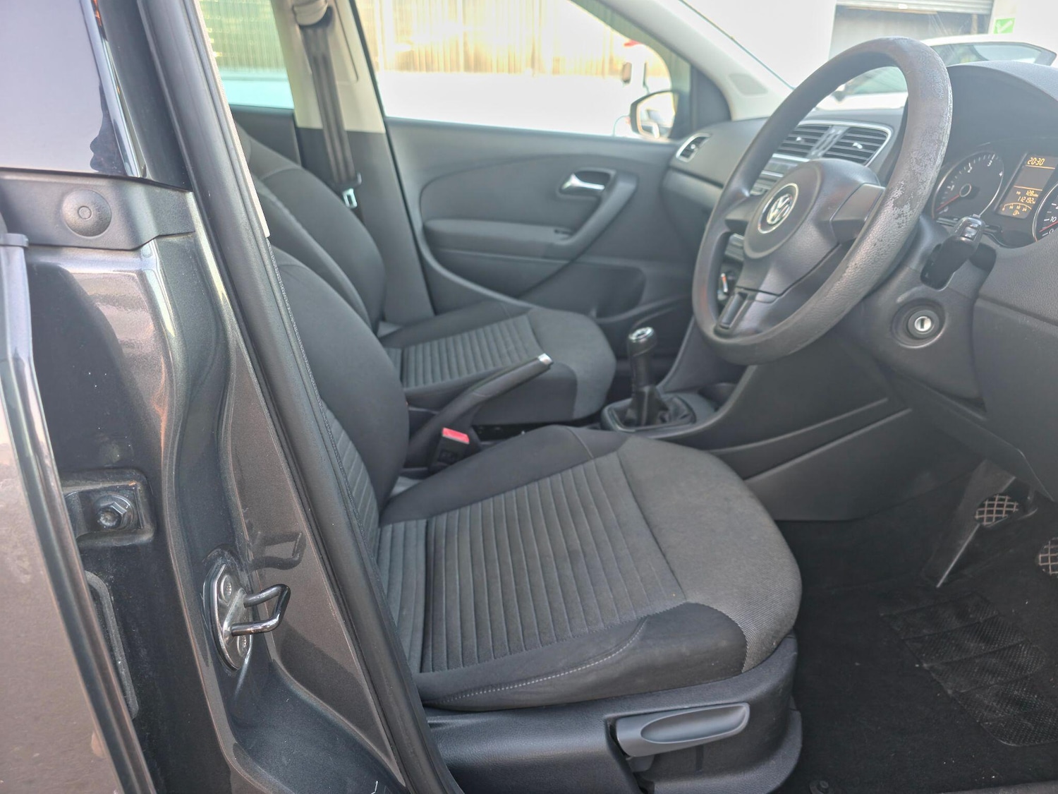 Used Volkswagen Polo 2011 for sale - 76608081: Photo 16