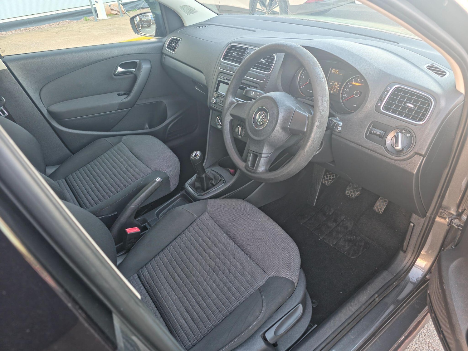 Used Volkswagen Polo 2011 for sale - 76608081: Photo 19