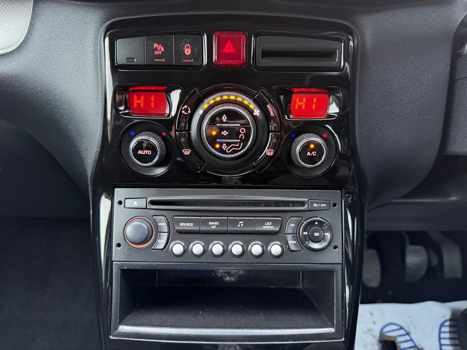 Used Citroen C3 Picasso 2010 for sale - 77478750: Photo 19