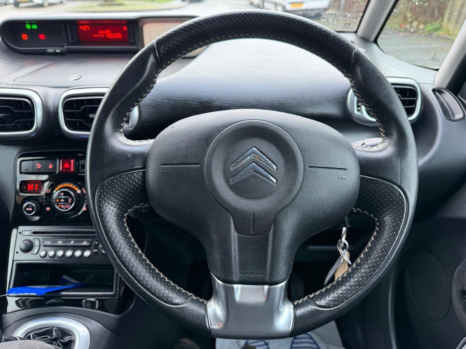 Used Citroen C3 Picasso 2010 for sale - 77478750: Photo 30