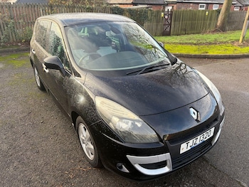 (11) - 1.9 dCi Dynamique TomTom Euro 5 5dr