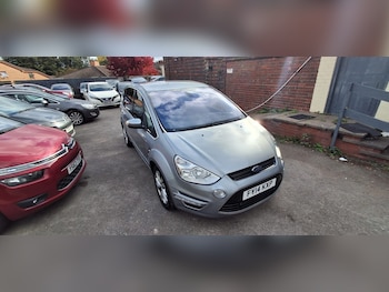 Used Ford S-Max 2014 for sale - 76237506: Photo 2