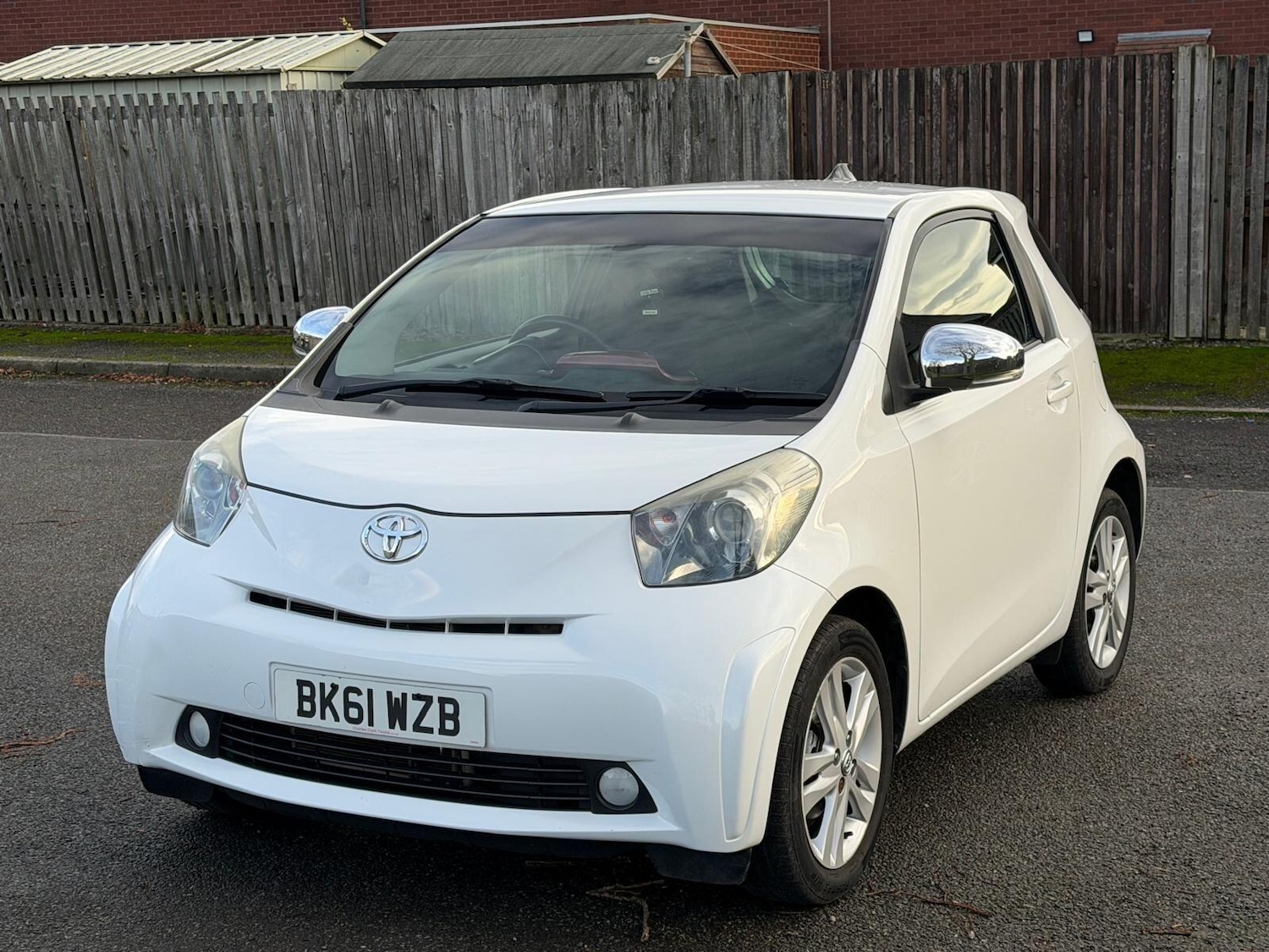 Used Toyota IQ 2011 for sale - 76913770: Photo 1