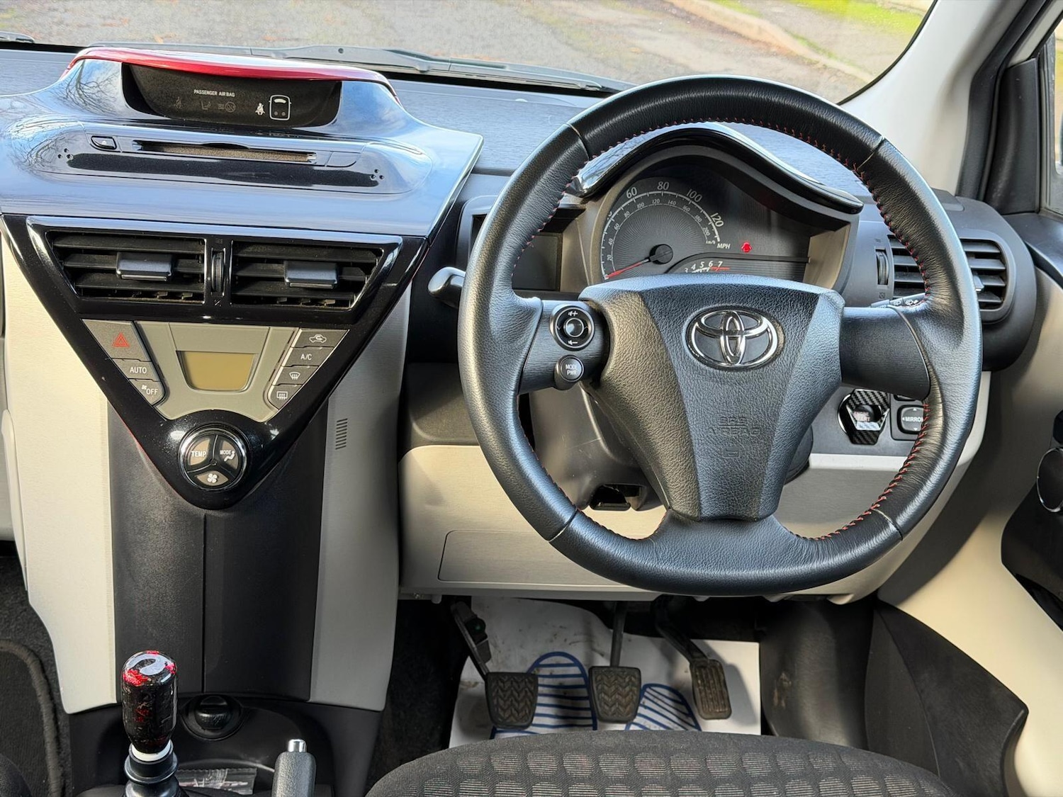 Used Toyota IQ 2011 for sale - 76913770: Photo 11