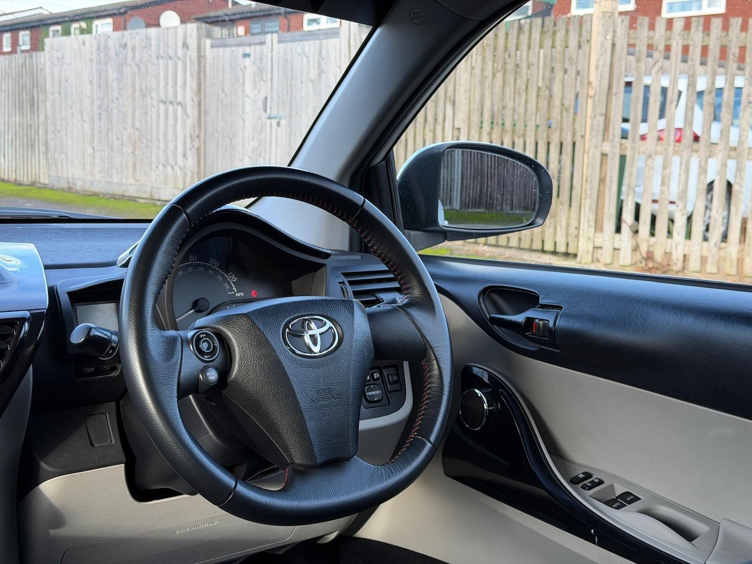 Used Toyota IQ 2011 for sale - 76913770: Photo 13