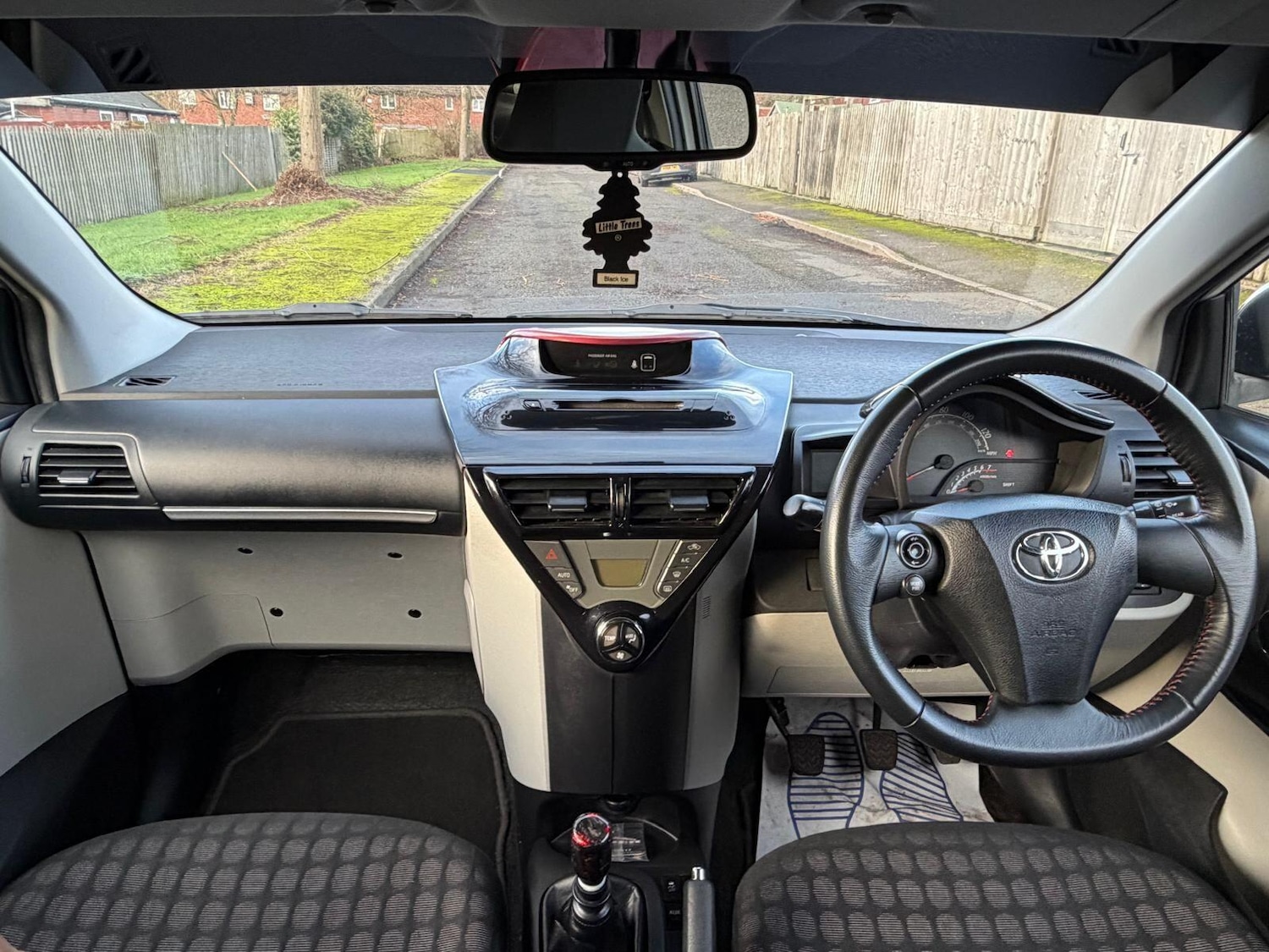 Used Toyota IQ 2011 for sale - 76913770: Photo 15