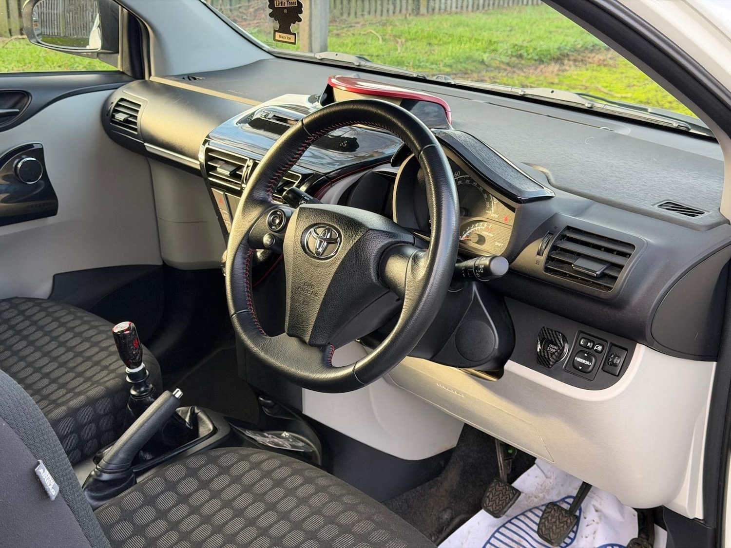 Used Toyota IQ 2011 for sale - 76913770: Photo 16