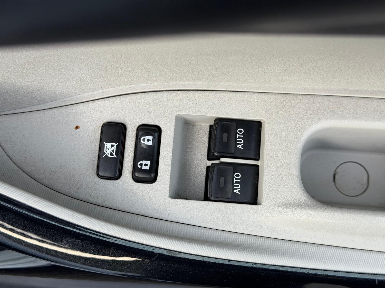 Used Toyota IQ 2011 for sale - 76913770: Photo 24