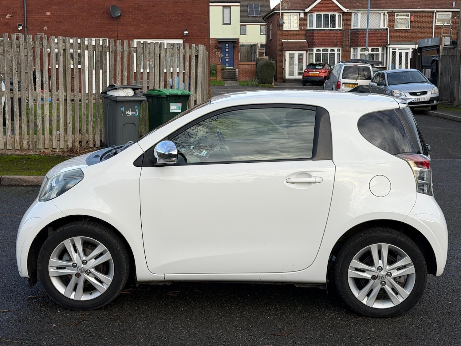 Used Toyota IQ 2011 for sale - 76913770: Photo 6