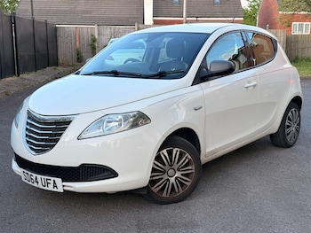 Used Chrysler Ypsilon 2014 for sale - 78549073: Photo
