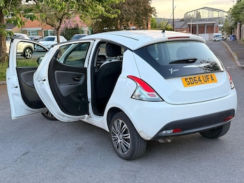Used Chrysler Ypsilon 2014 for sale - 78549073: Photo