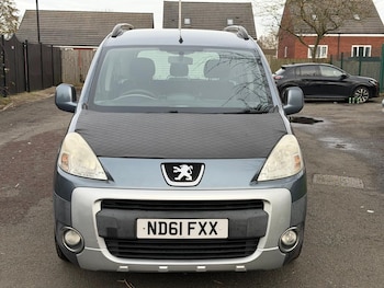 Used Peugeot Partner Tepee 2011 for sale - 77586530: Photo