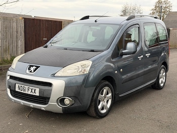 Used Peugeot Partner Tepee 2011 for sale - 77586530: Photo