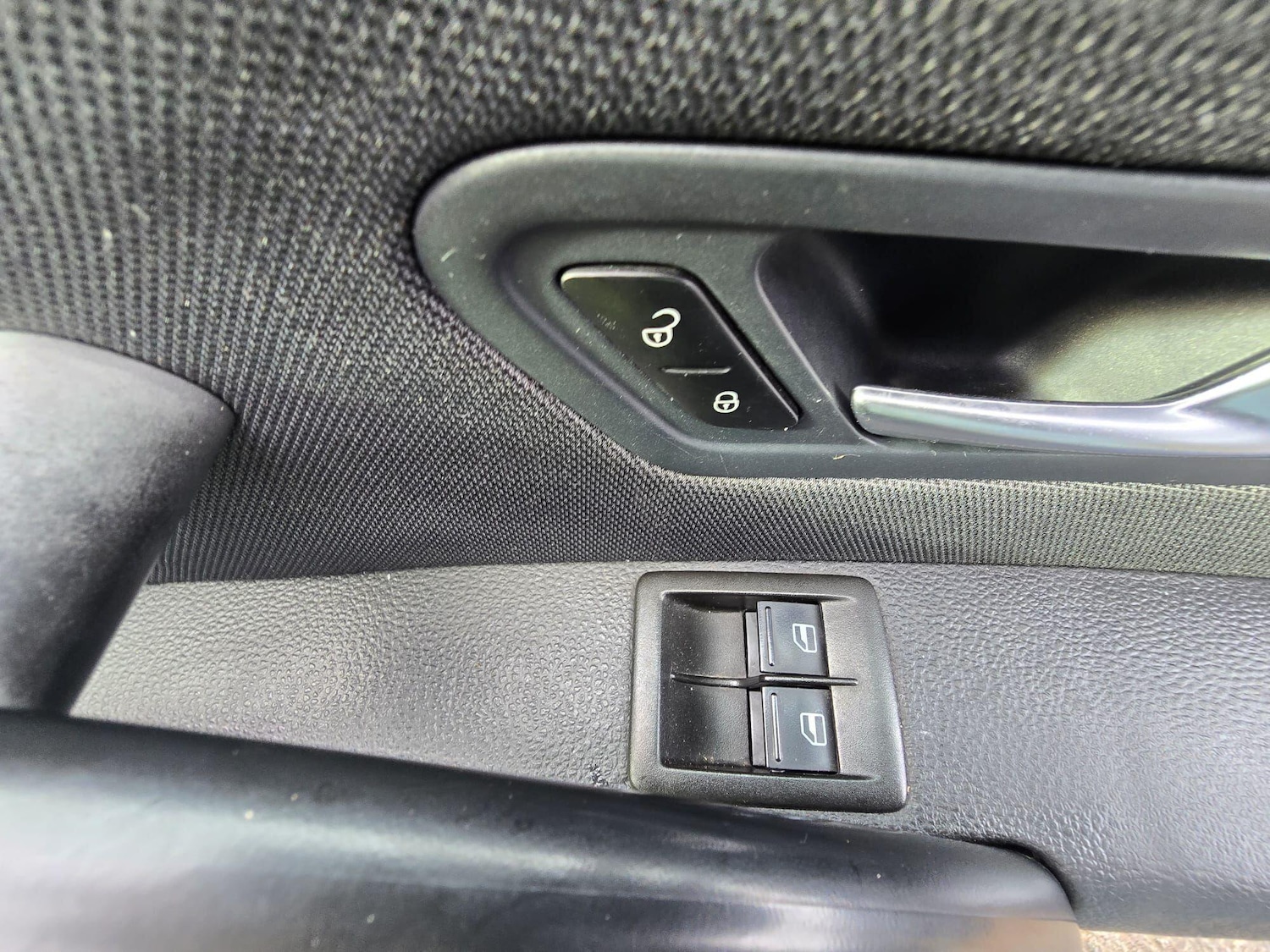 Used Volkswagen Scirocco 2010 for sale - 76528016: Photo 31