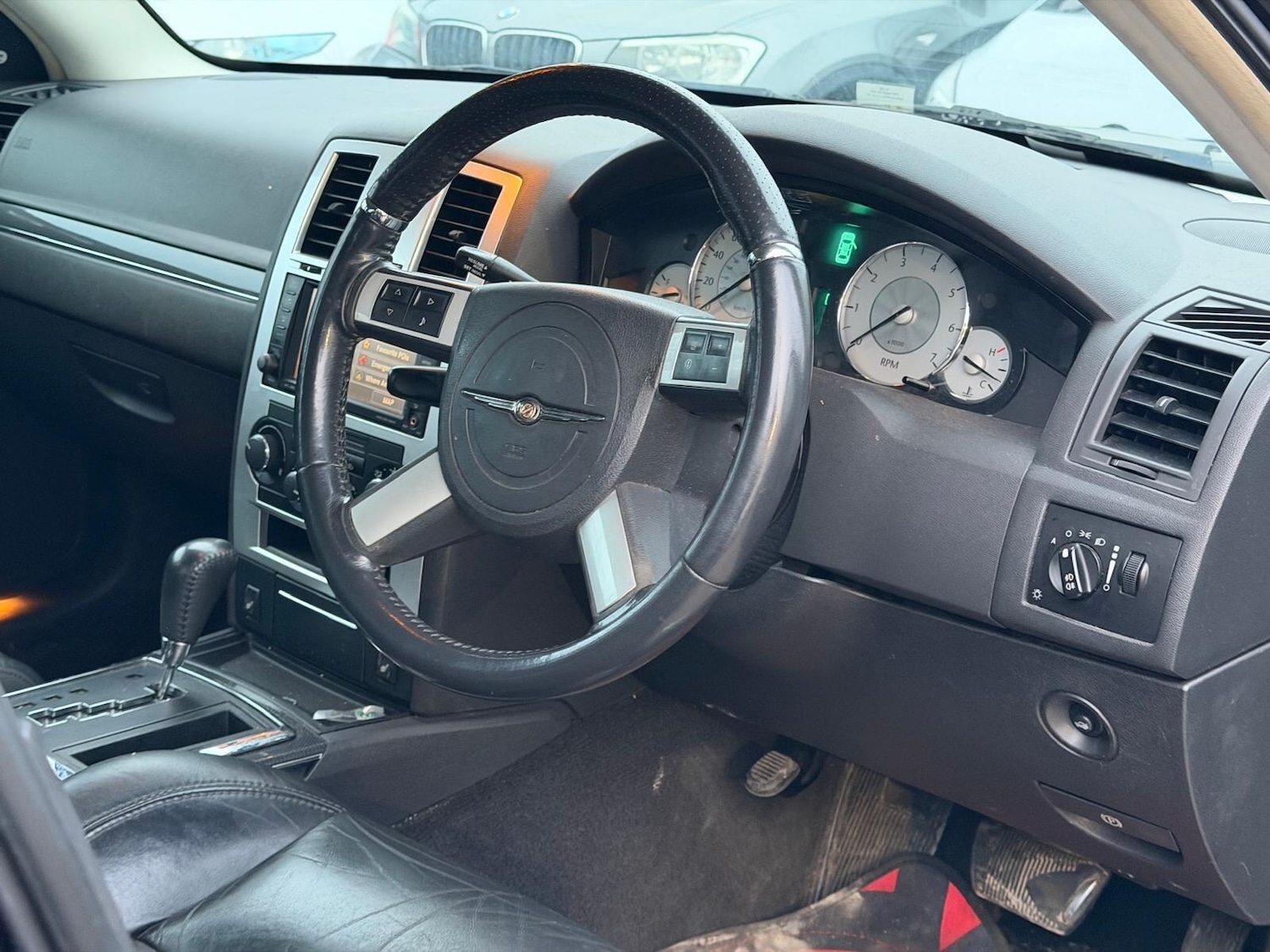 Used Chrysler 300C 2010 for sale - 77737734: Photo 11