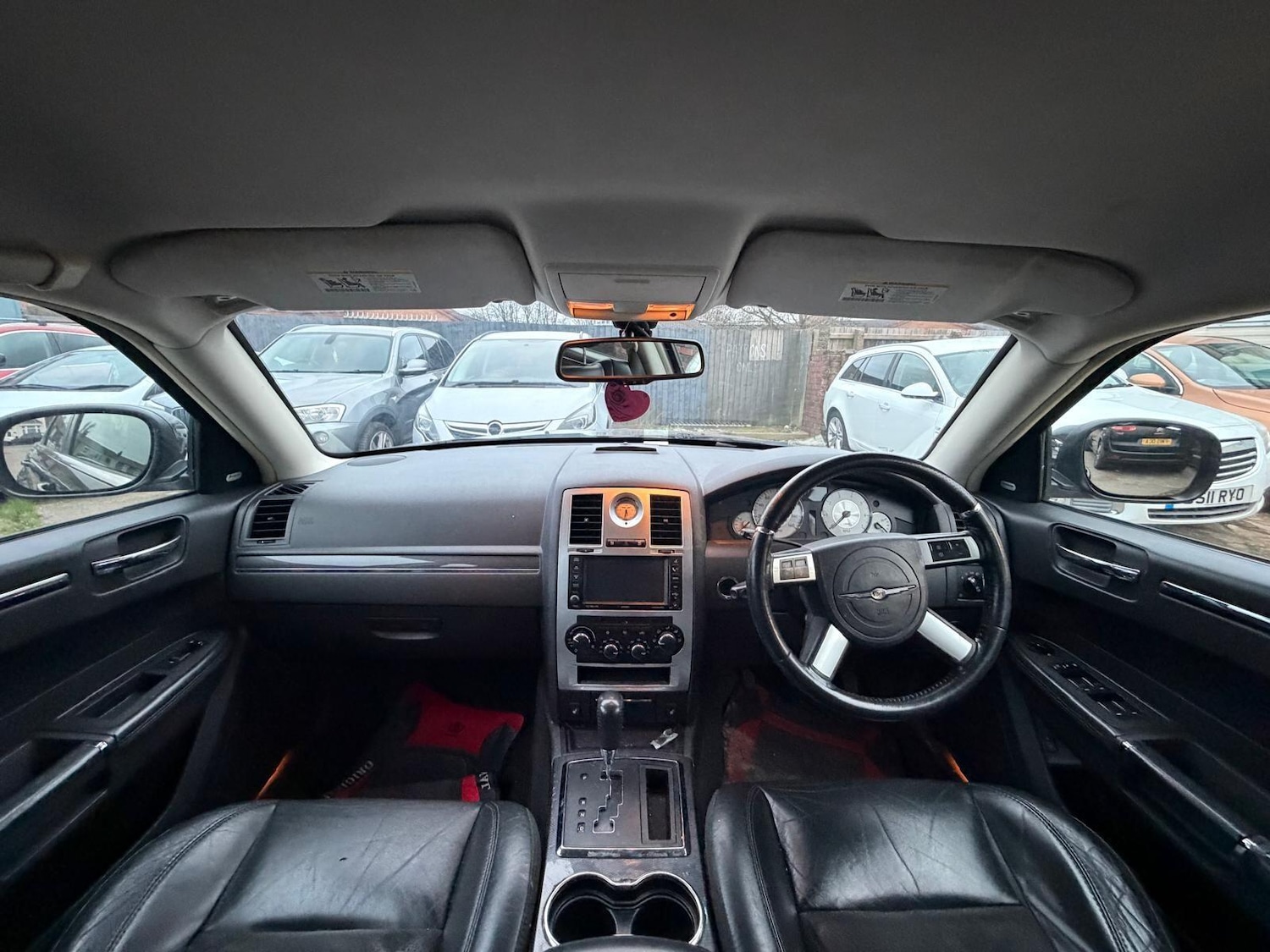 Used Chrysler 300C 2010 for sale - 77737734: Photo 13