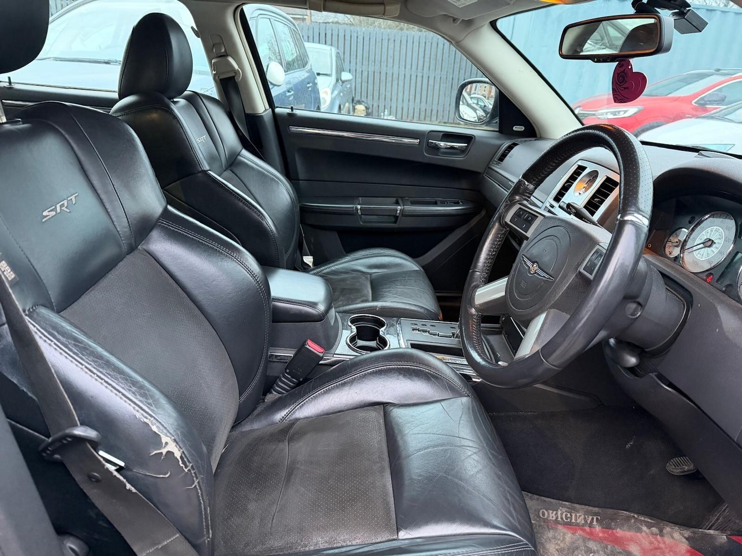 Used Chrysler 300C 2010 for sale - 77737734: Photo 15