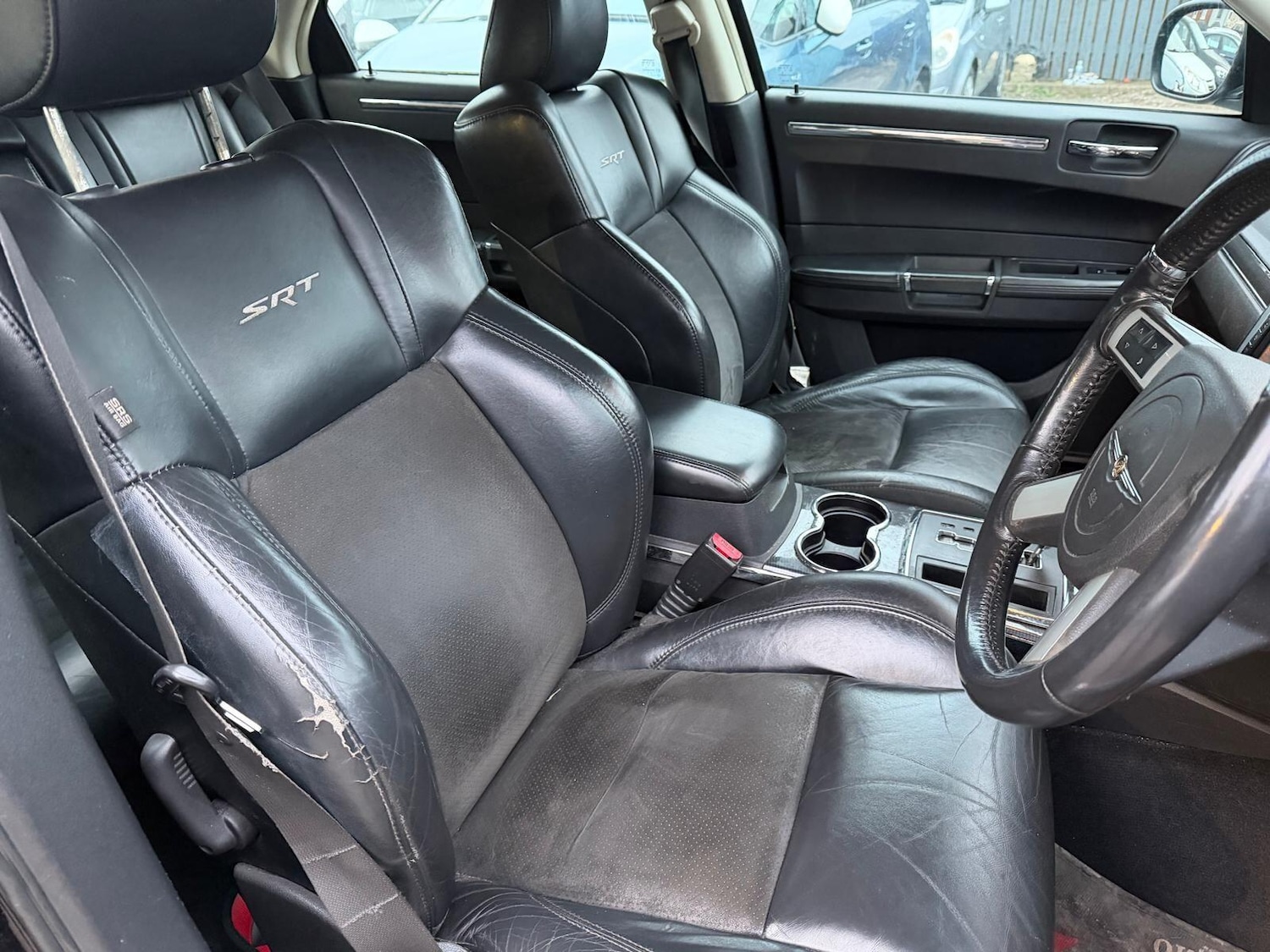 Used Chrysler 300C 2010 for sale - 77737734: Photo 16