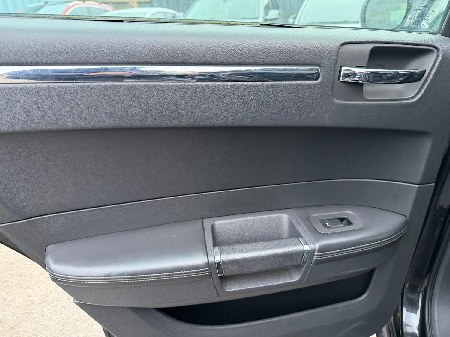 Used Chrysler 300C 2010 for sale - 77737734: Photo 27