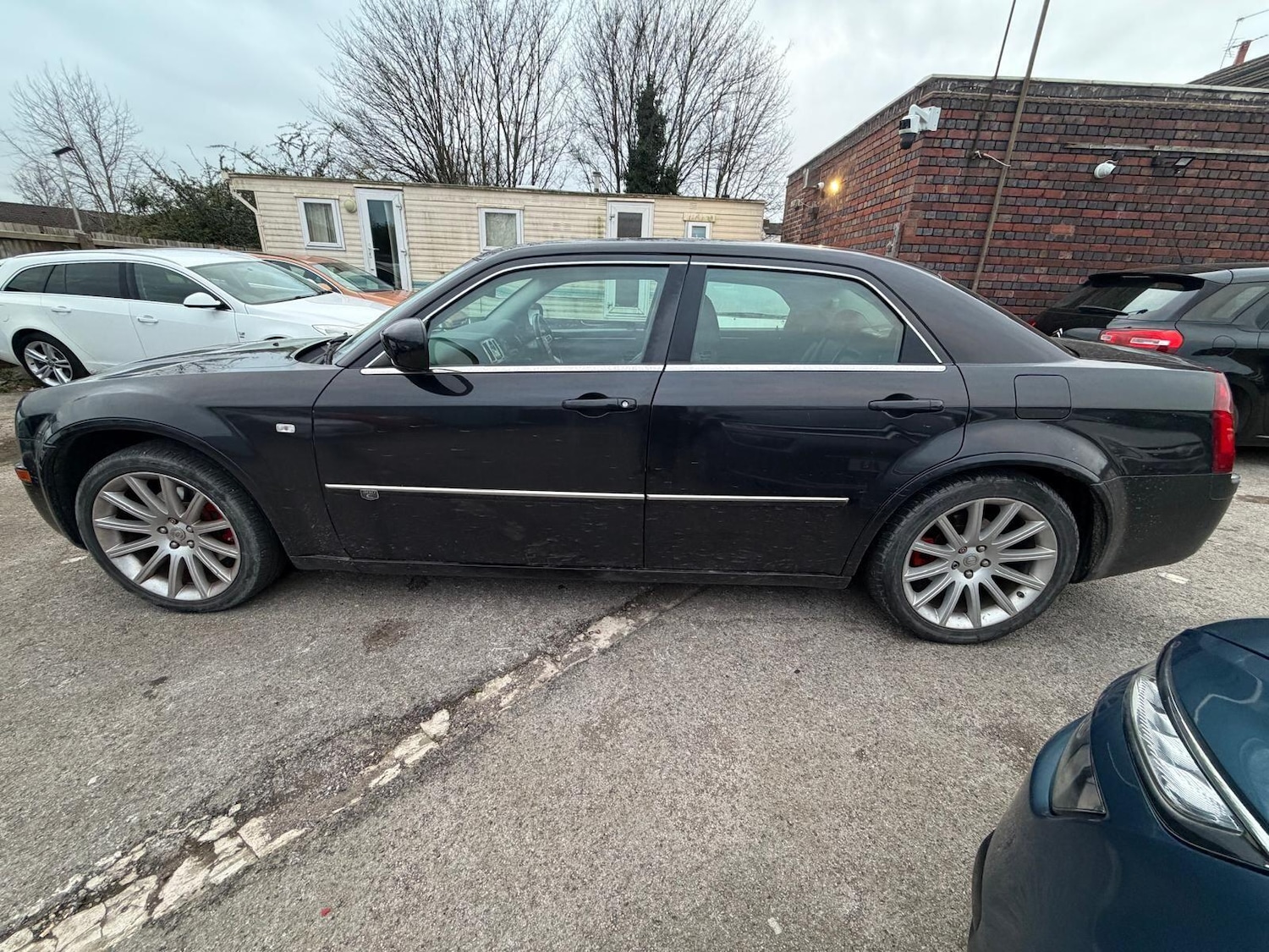 Used Chrysler 300C 2010 for sale - 77737734: Photo 6