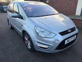 2012 (12) - 2.2 TDCi 200 Titanium 5dr