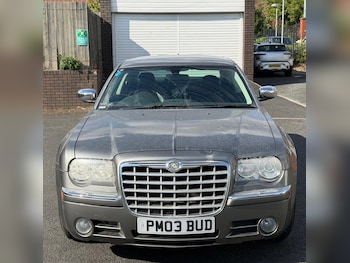 Used Chrysler 300C 2009 for sale - 79521479: Photo