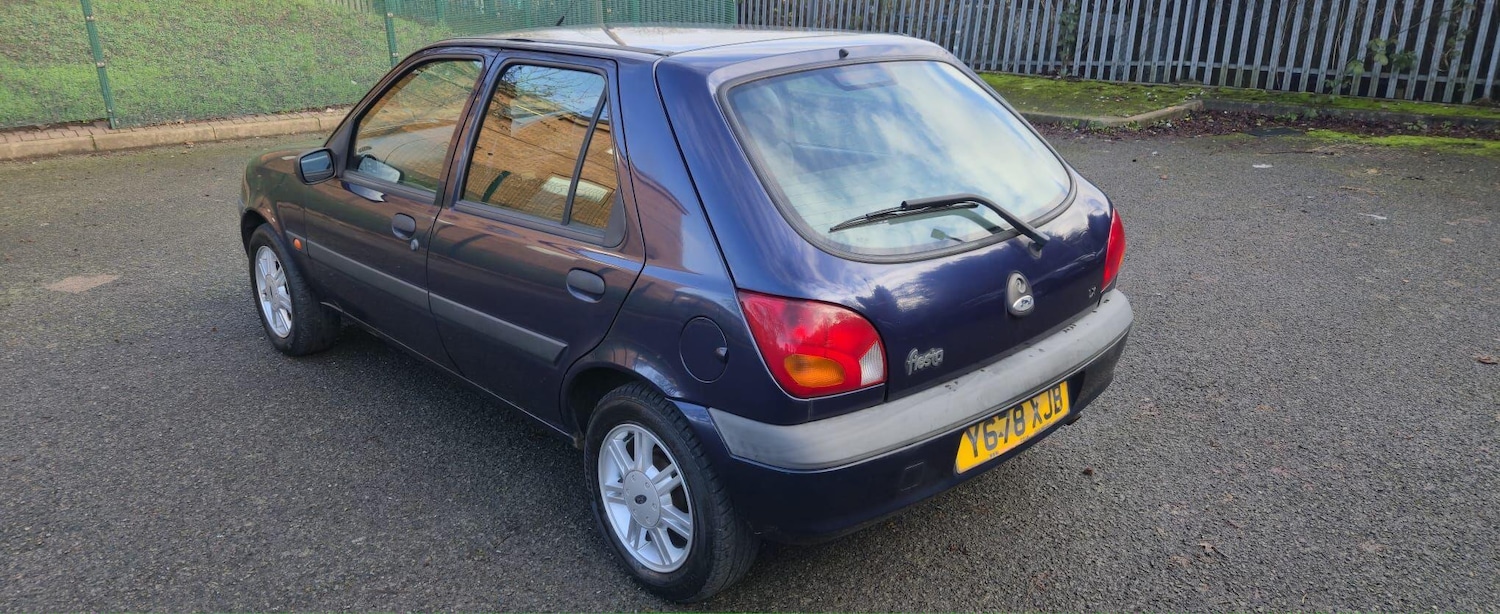 Used Ford Fiesta 2001 for sale - 77387031: Photo 4