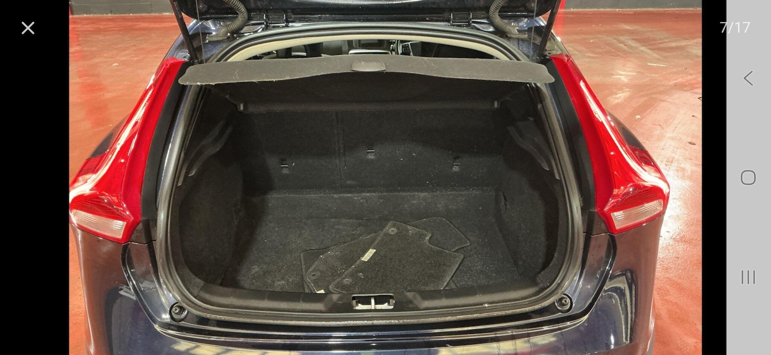 Used Volvo V40 2016 for sale - 77559382: Photo 10