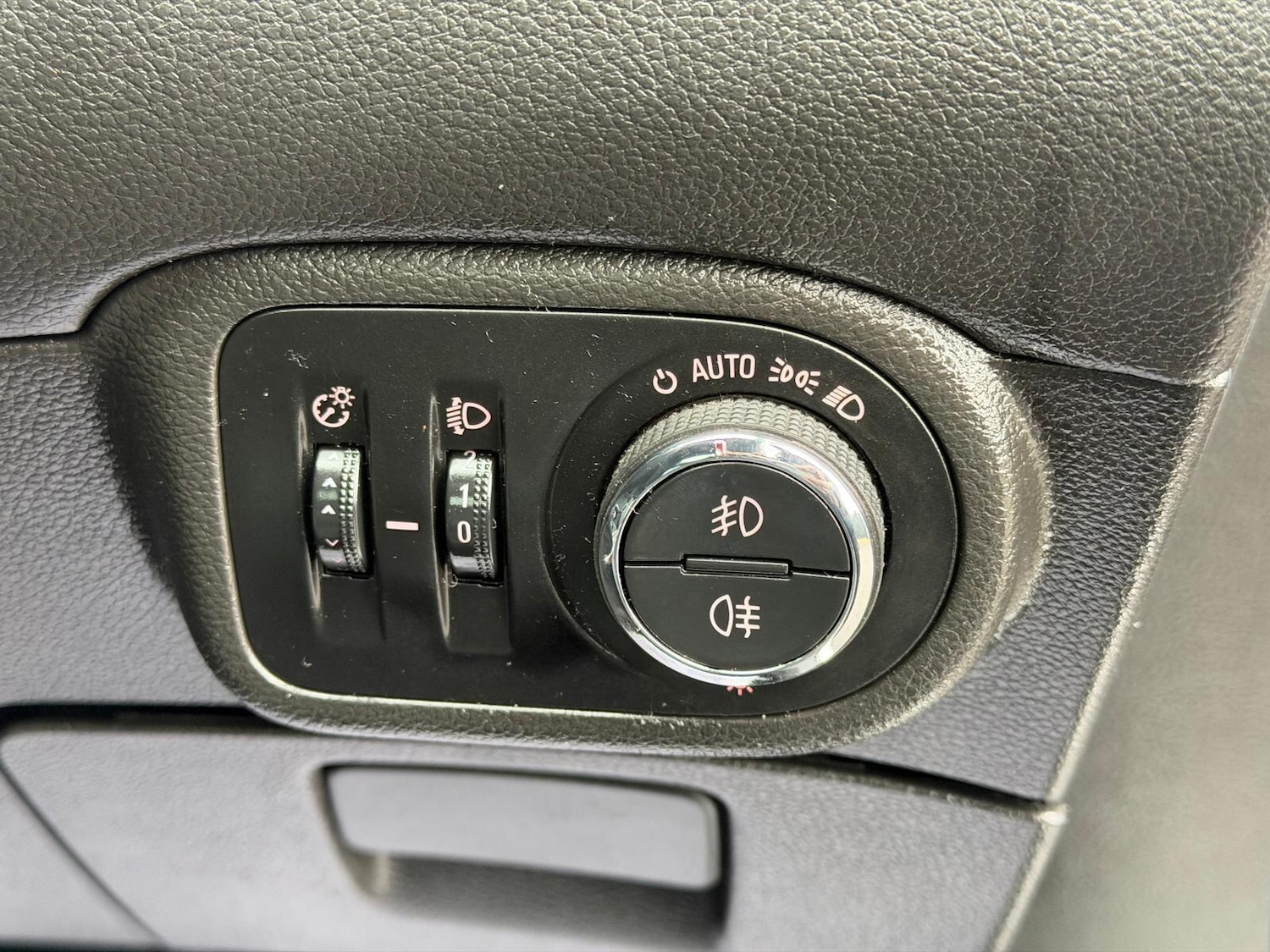 Used Vauxhall Zafira 2014 for sale - 77343895: Photo 24