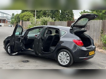 Used Vauxhall Astra 2015 for sale - 78830003: Photo