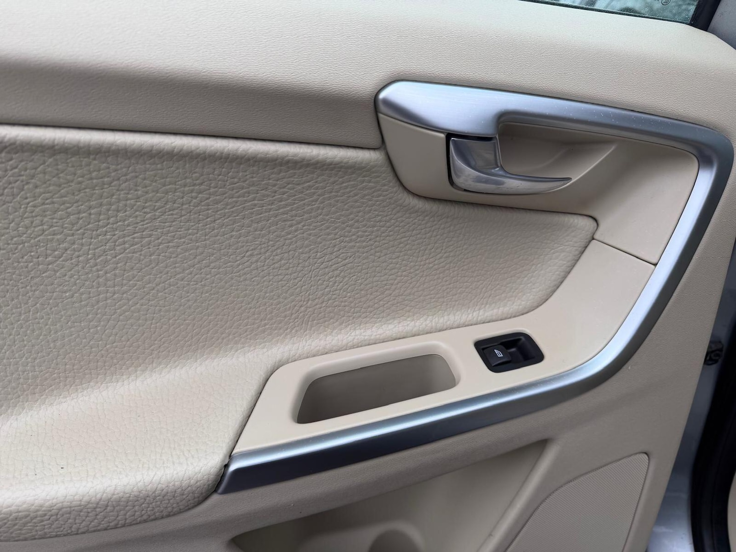 Used Volvo XC60 2010 for sale - 76855951: Photo 23