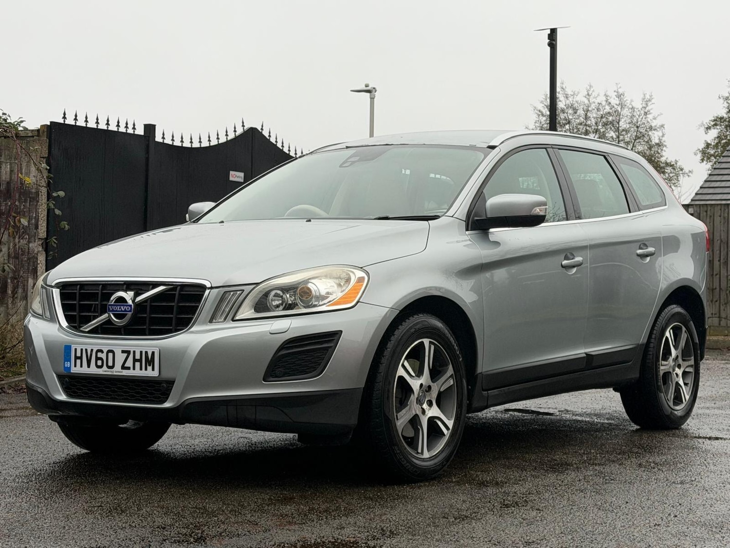 Used Volvo XC60 2010 for sale - 76855951: Photo 3