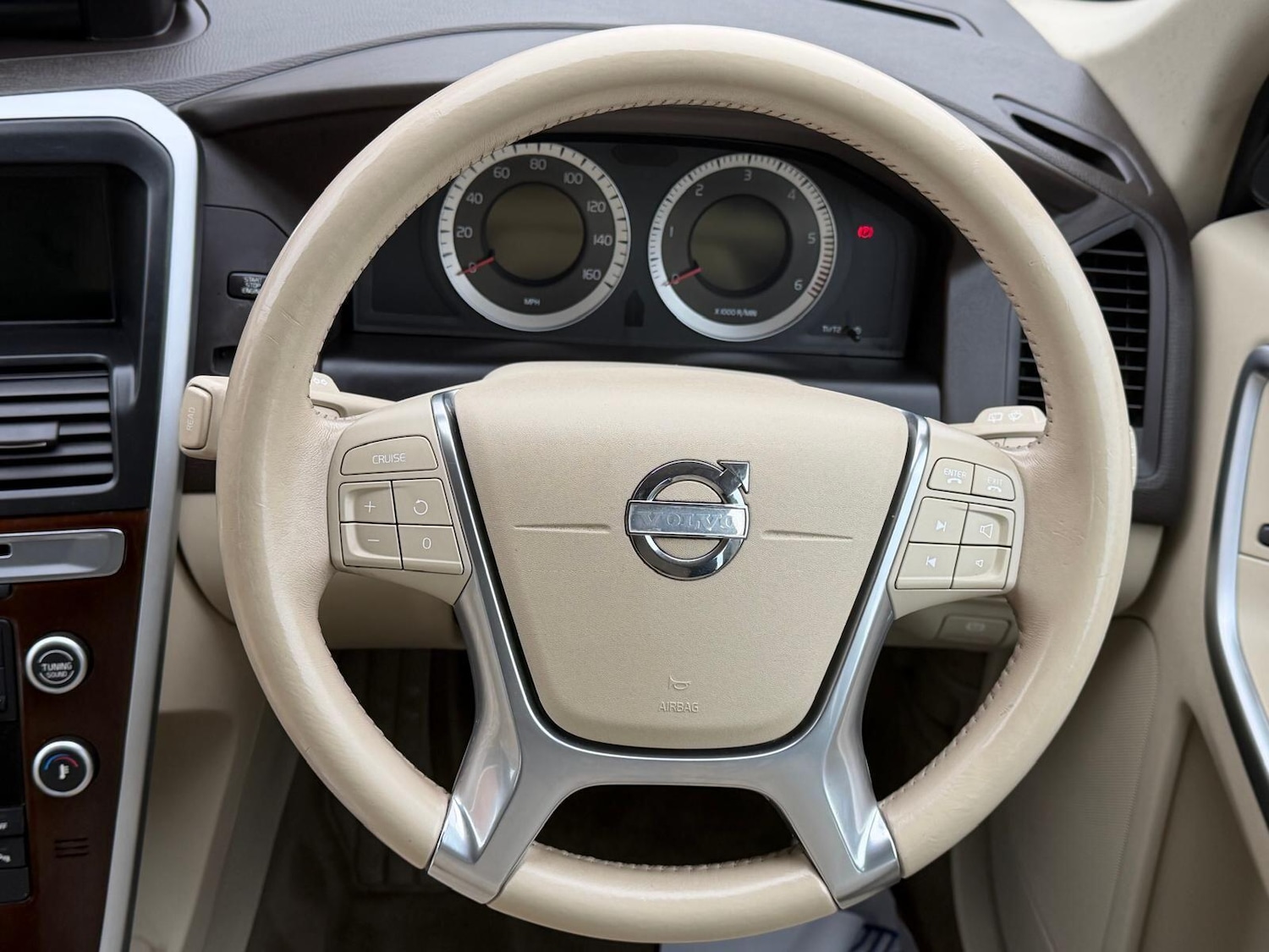 Used Volvo XC60 2010 for sale - 76855951: Photo 30