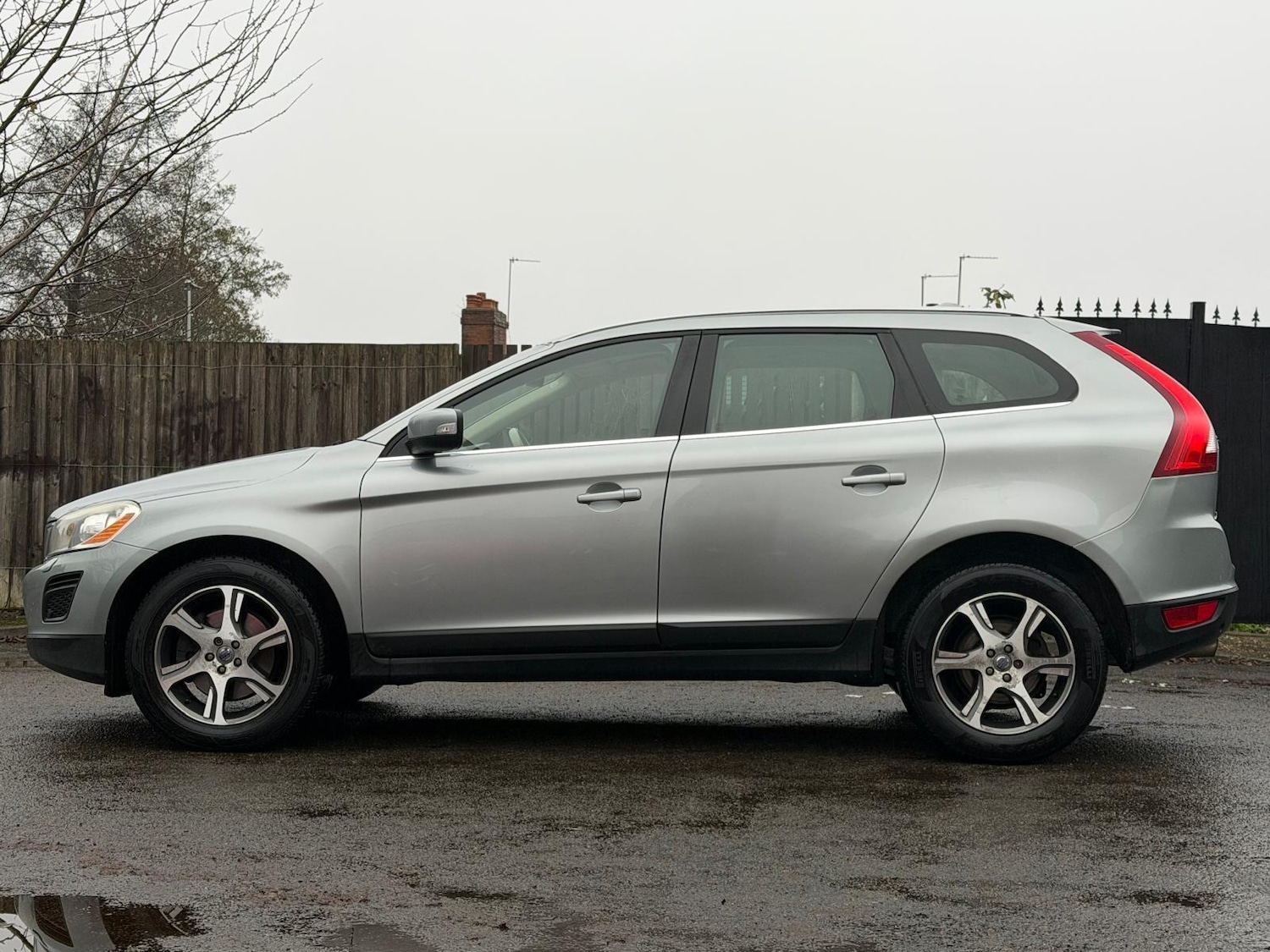 Used Volvo XC60 2010 for sale - 76855951: Photo 5