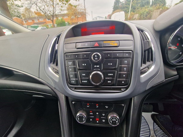 Used Vauxhall Zafira Tourer 2012 for sale - 76314584: Photo 46