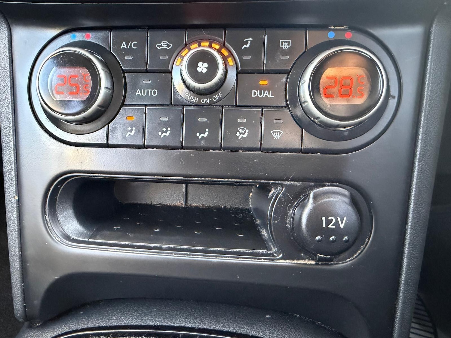 Used Nissan Qashqai+2 2013 for sale - 78170304: Photo 33