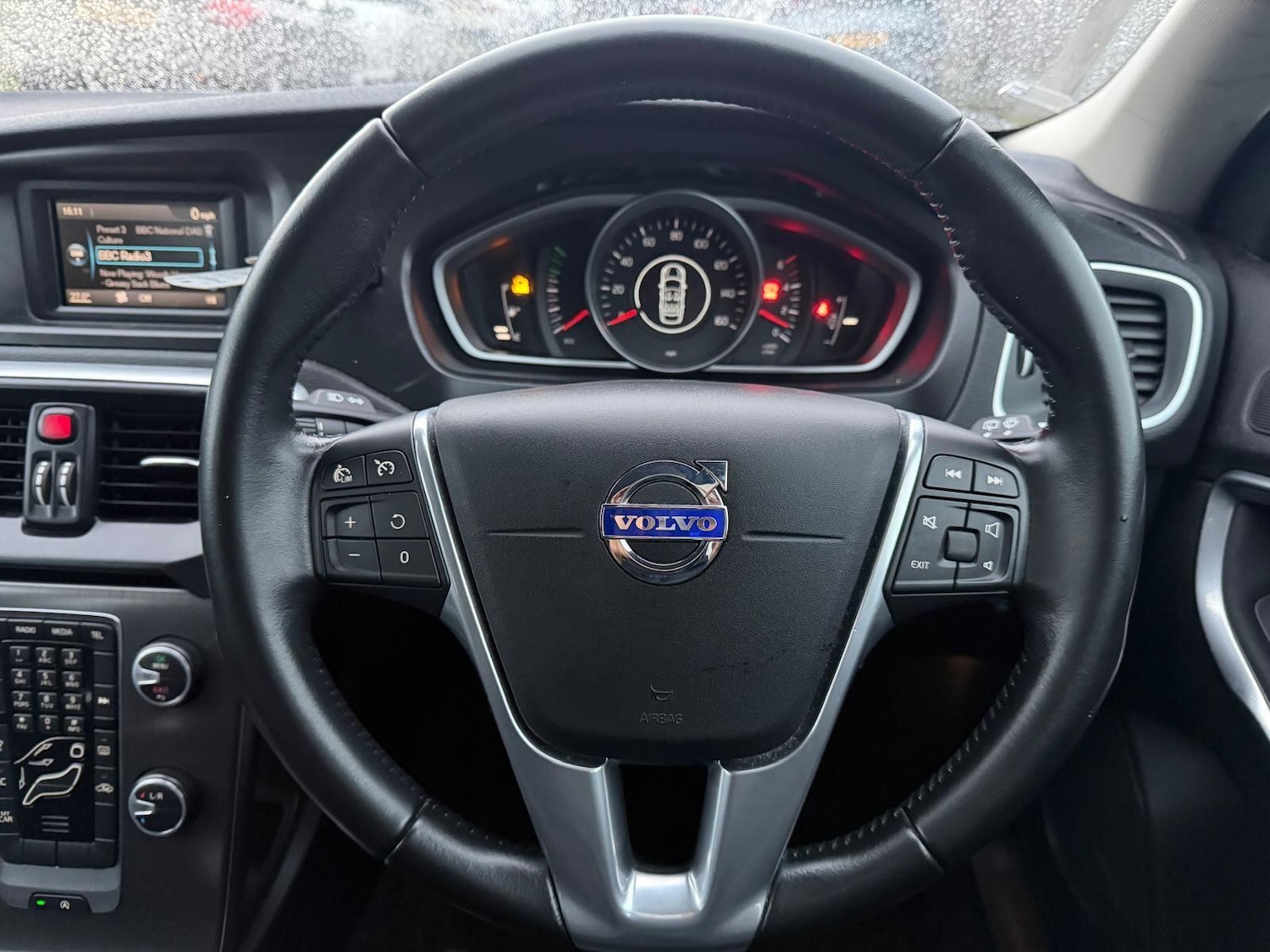 Used Volvo V40 2016 for sale - 77400414: Photo 32