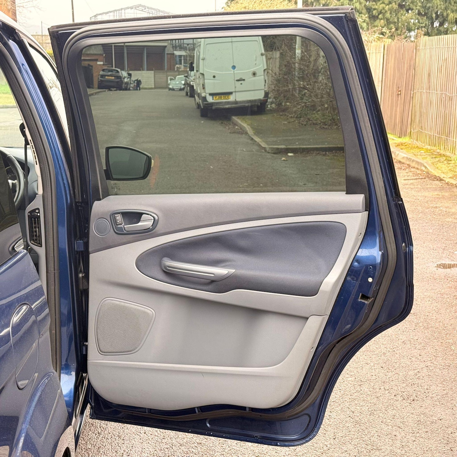 Used Ford Galaxy 2009 for sale - 77799264: Photo 28