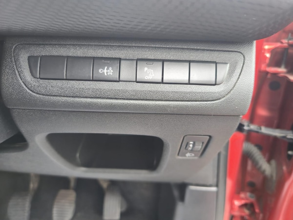 Used Peugeot 2008 2016 for sale - 76228023: Photo 31