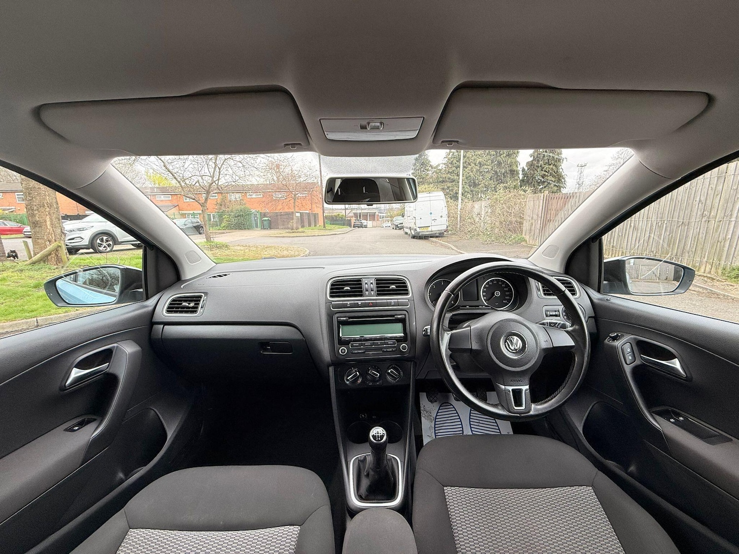 Used Volkswagen Polo 2011 for sale - 77994289: Photo 24