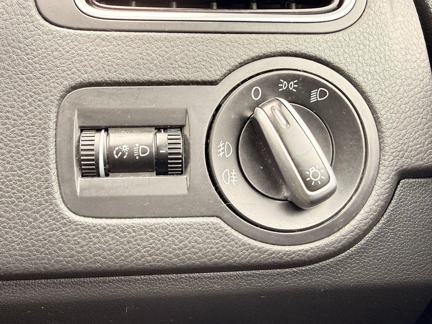 Used Volkswagen Polo 2011 for sale - 77994289: Photo 31