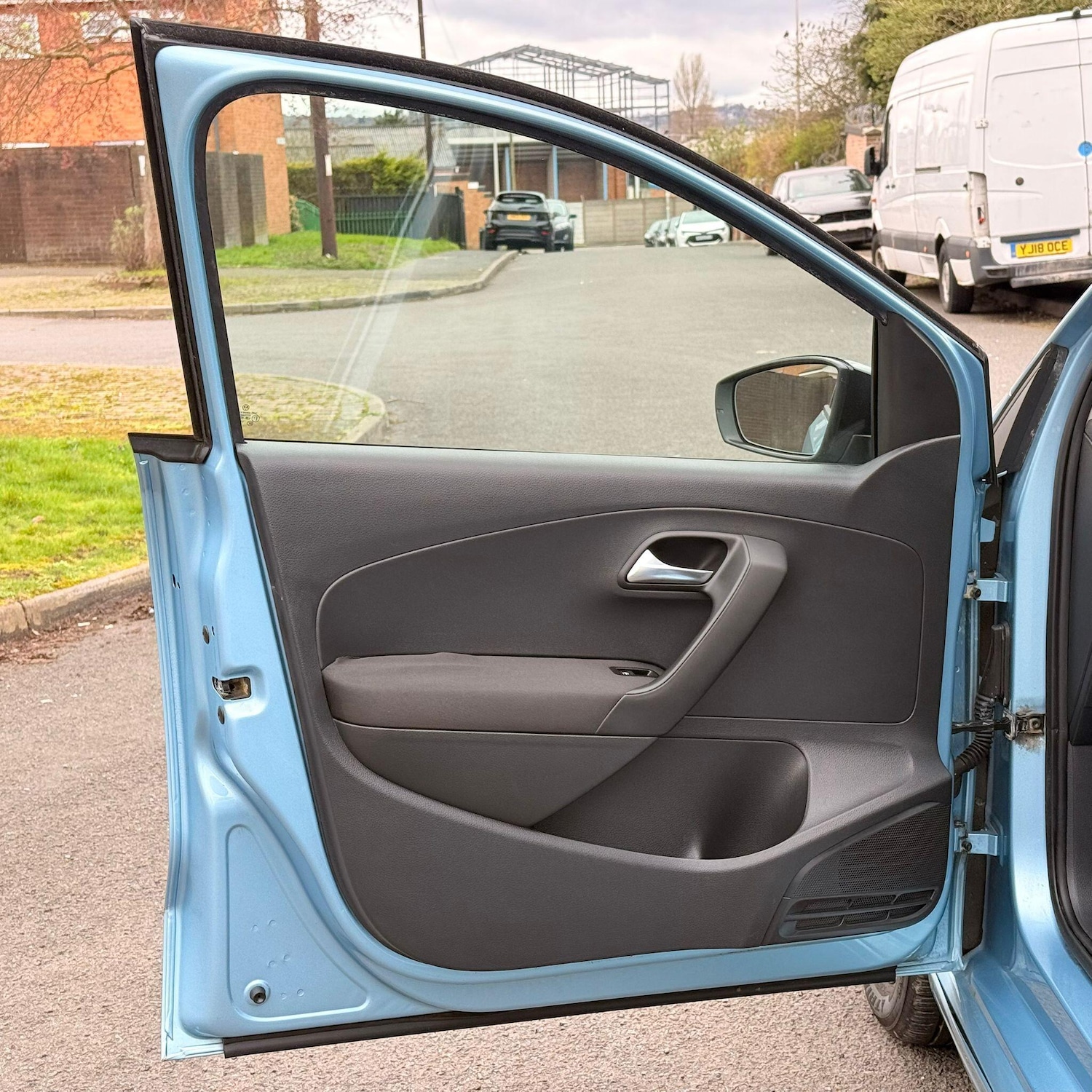 Used Volkswagen Polo 2011 for sale - 77994289: Photo 32