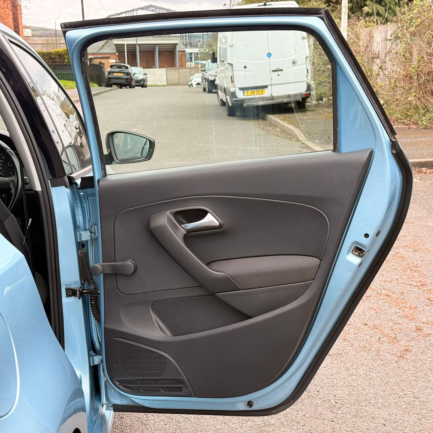 Used Volkswagen Polo 2011 for sale - 77994289: Photo 35