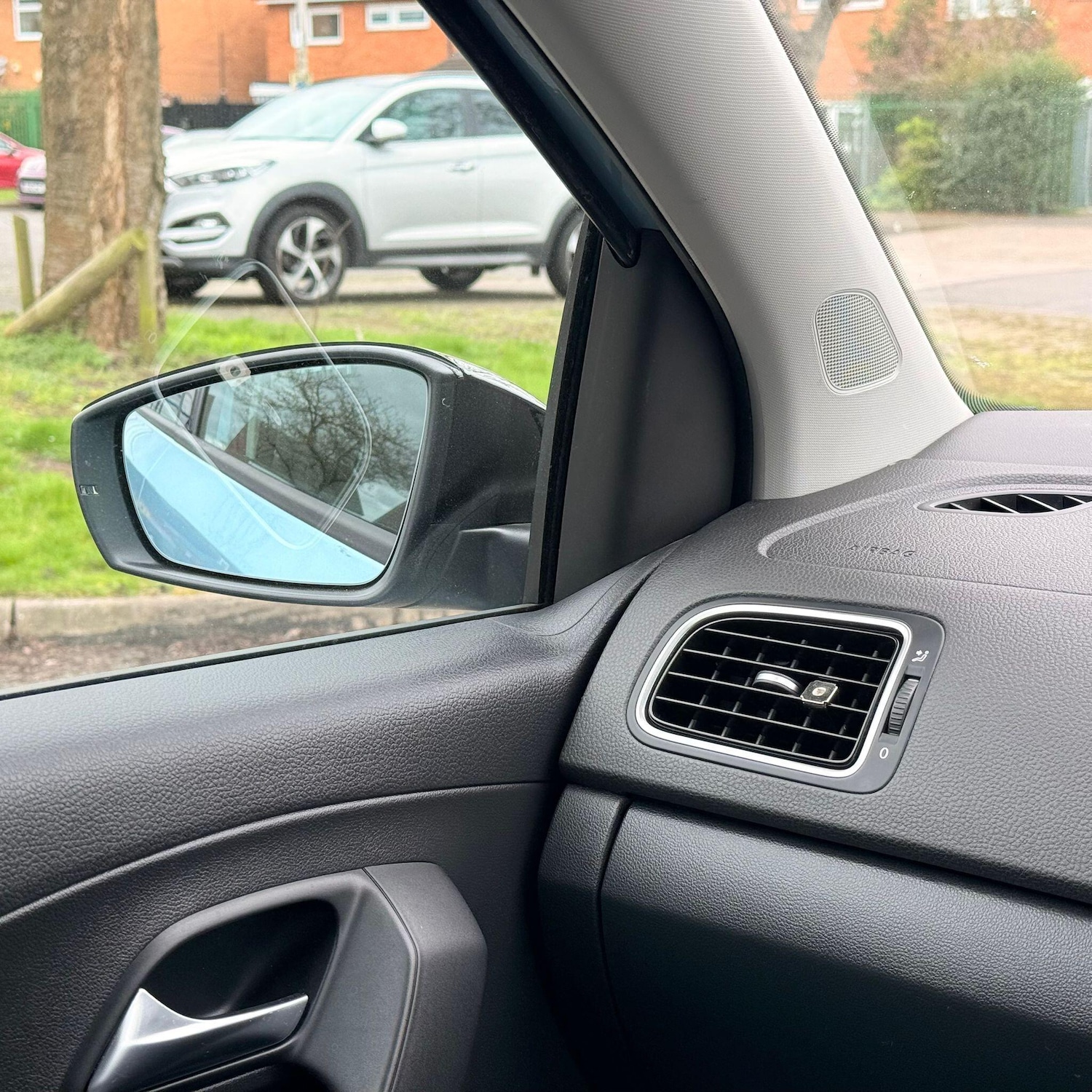 Used Volkswagen Polo 2011 for sale - 77994289: Photo 49