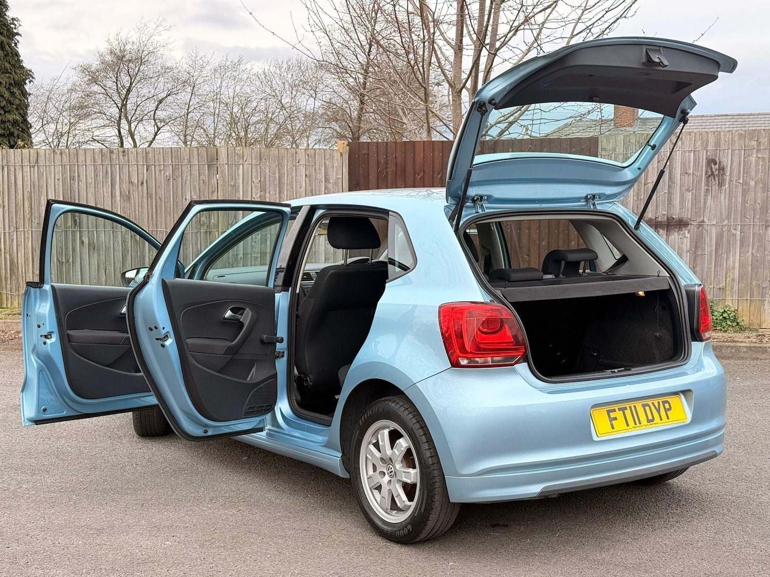 Used Volkswagen Polo 2011 for sale - 77994289: Photo 9