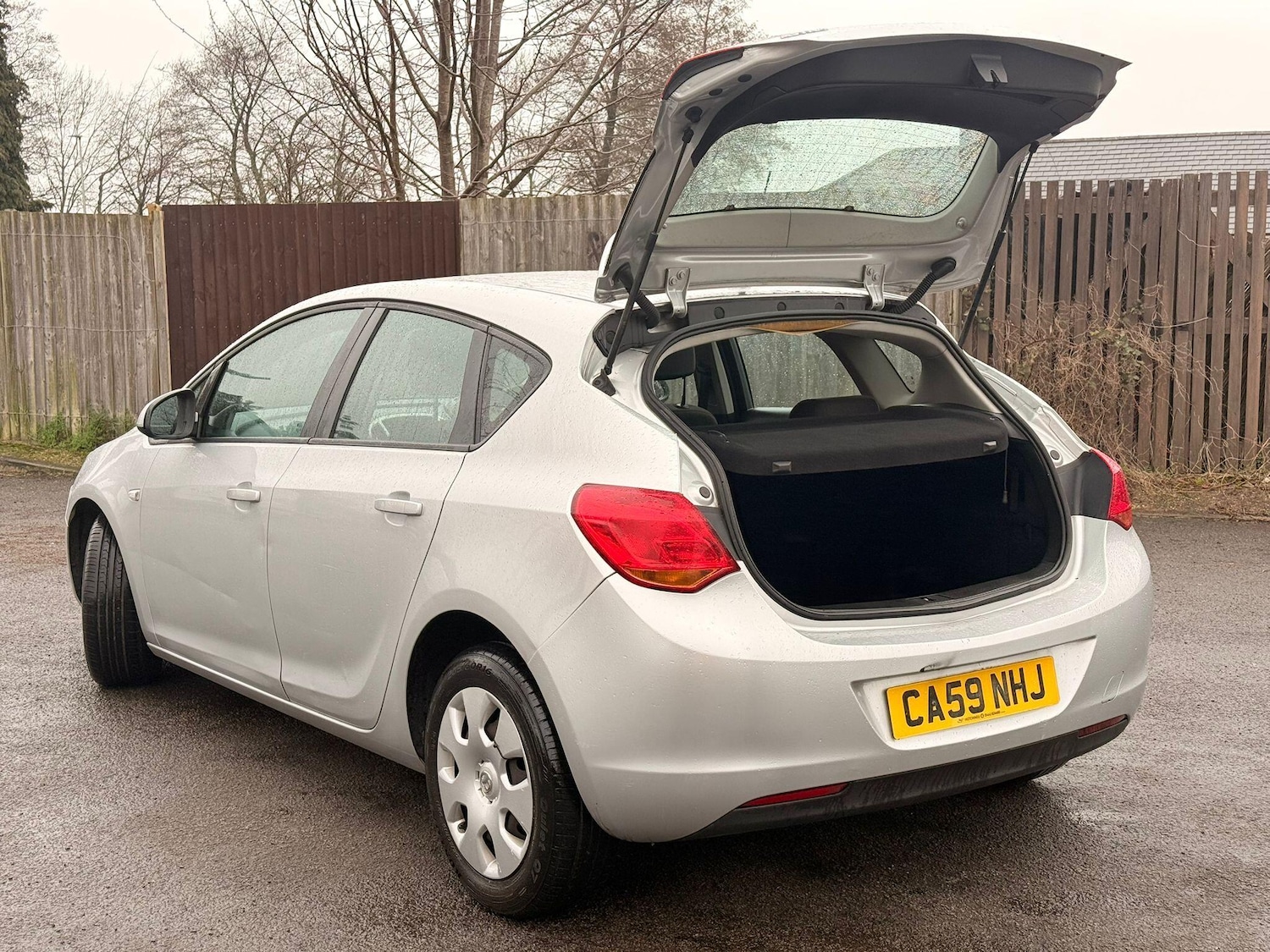 Used Vauxhall Astra 2010 for sale - 77883117: Photo 10