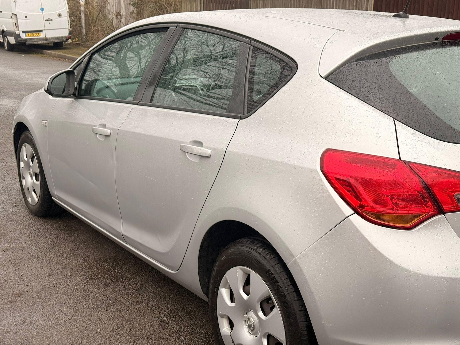 Used Vauxhall Astra 2010 for sale - 77883117: Photo 13
