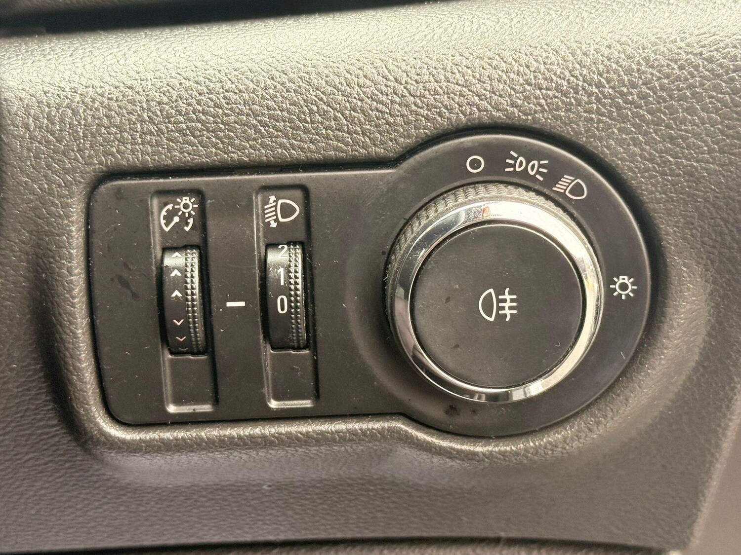 Used Vauxhall Astra 2010 for sale - 77883117: Photo 29