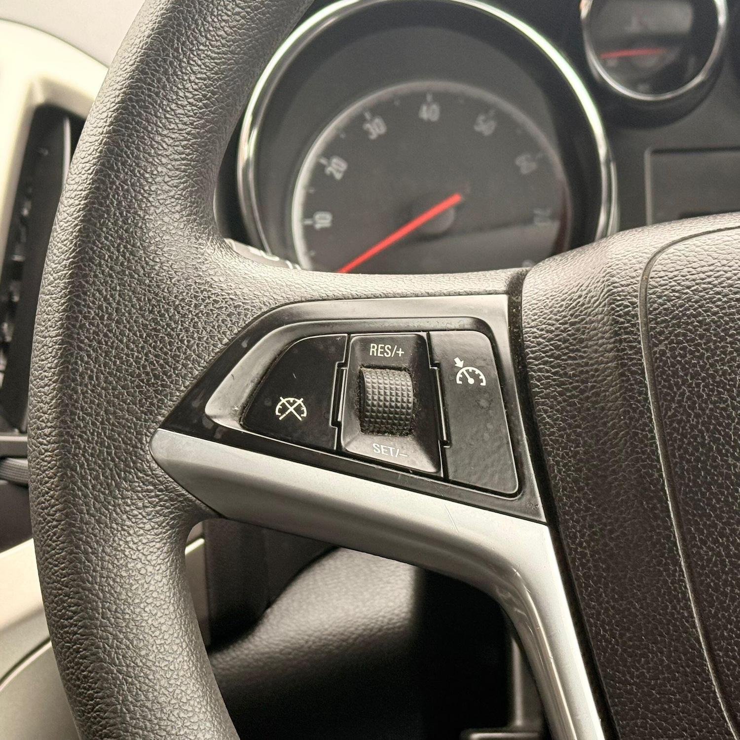 Used Vauxhall Astra 2010 for sale - 77883117: Photo 31