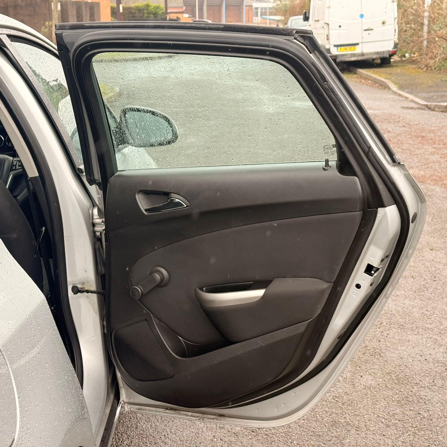 Used Vauxhall Astra 2010 for sale - 77883117: Photo 35